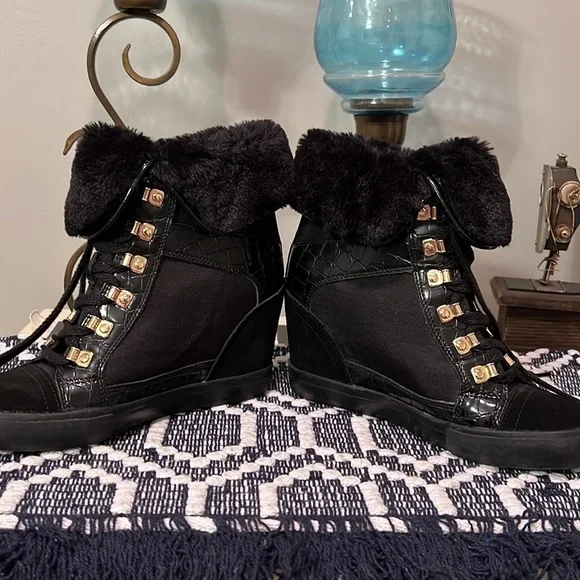 Aldo Fur Lined Embossed leather suede boots - Picture 9 of 13